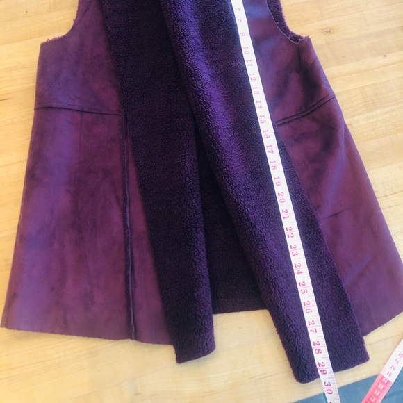 Vest - Picture 3 of 4